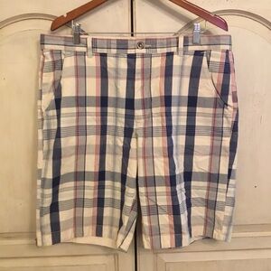 Roundtree and Yorke Casuals Men’s Straight Fit Plaid Shorts Size 38